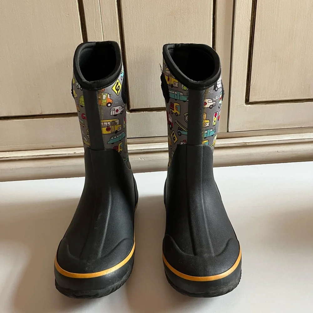 Boy’s Lone Cone Rush Hour MudBoot Rainboot Pull on Waterproof and insulated 4